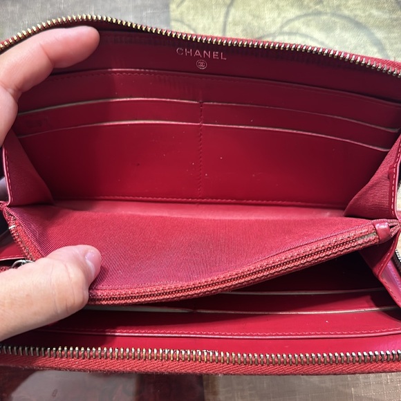Chanel Shiny Matelasse Quilted Caviar Red Zip long Wallet - Picture 10 of 17